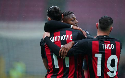 🎥 | Zlatan helpt Milan met deze 2 goals aan zege op Crotone