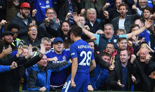'Neppe' Chelsea-fans uitgelachen na niet kloppend liedje tegen Huddersfield