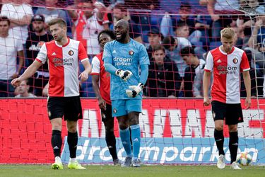 Feyenoord verliest debuutwedstrijd van Jaap Stam in De Kuip