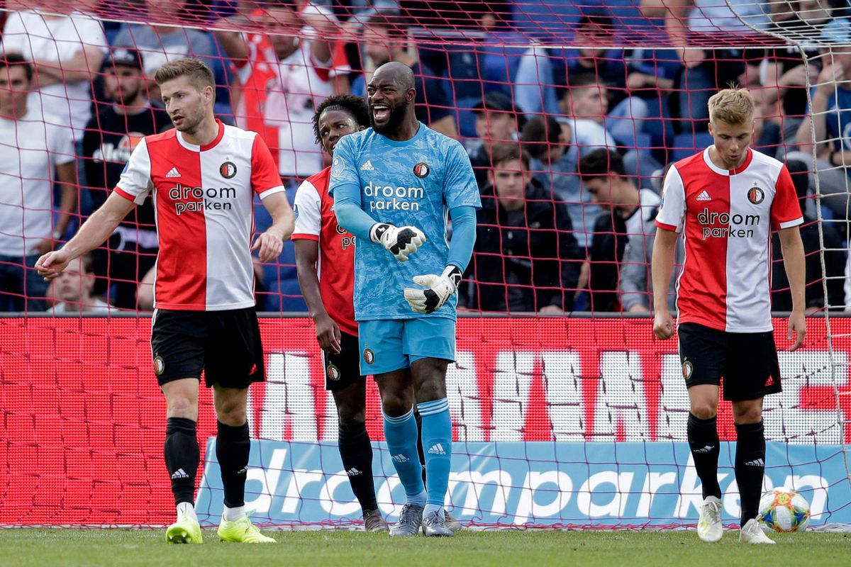 Feyenoord verliest debuutwedstrijd van Jaap Stam in De Kuip