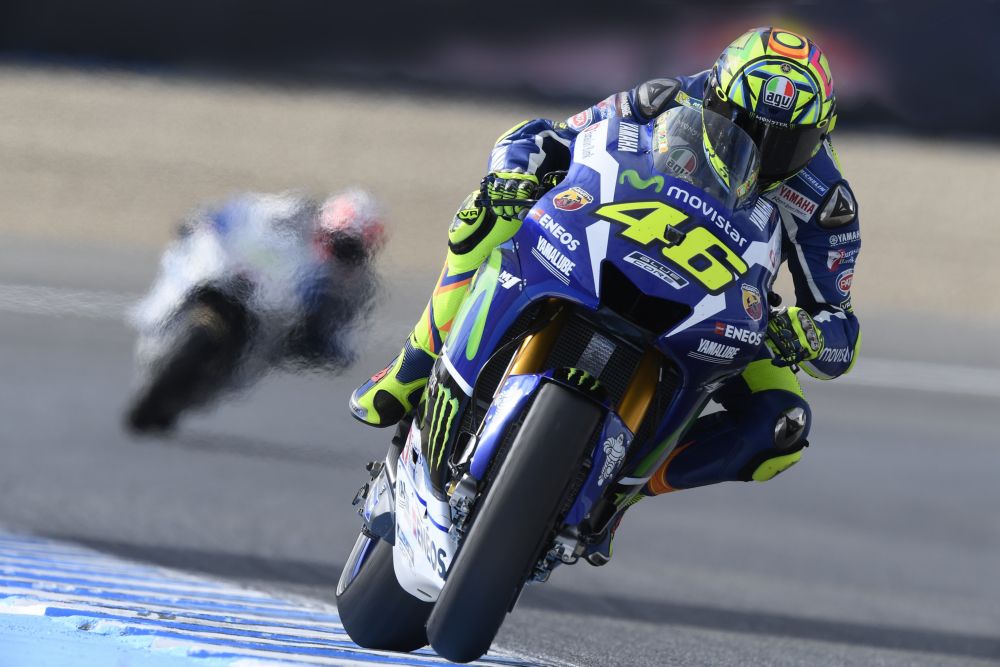 Rossi laat niets van Spanjaarden heel in MotoGP