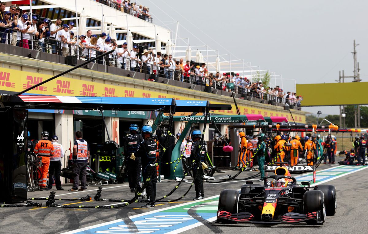 🏆 | Spektakel! Verstappen wint in Frankrijk door tactisch spelletje in de pitstraat