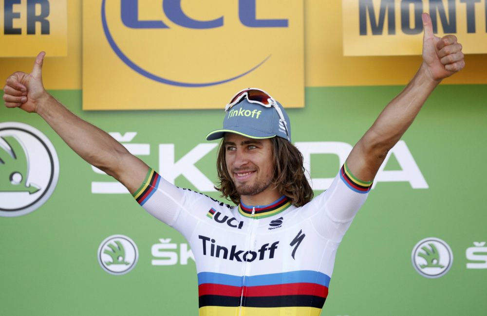 Sagan wint 16e etappe na sensationele aankomst (video)