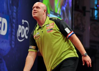 Van Gerwen loopt tegen zeldzame nederlaag op en verliest finale in Oostenrijk