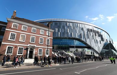 Nieuw stadion Spurs geopend, 17-jarig talent maakt eerste goal (video's + foto's)