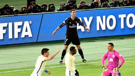 HAHA! Ronaldo's maat doet het gewoon tijdens potje FIFA: 'SIMMMM' (video)