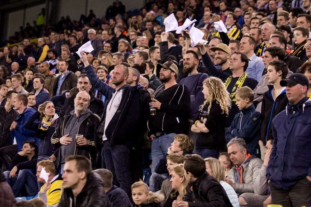 Maas neemt spelers in bescherming na grimmige sfeer in GelreDome