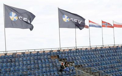 Nederlandse beachvolleyballers starten EK in Letland met een overwinning