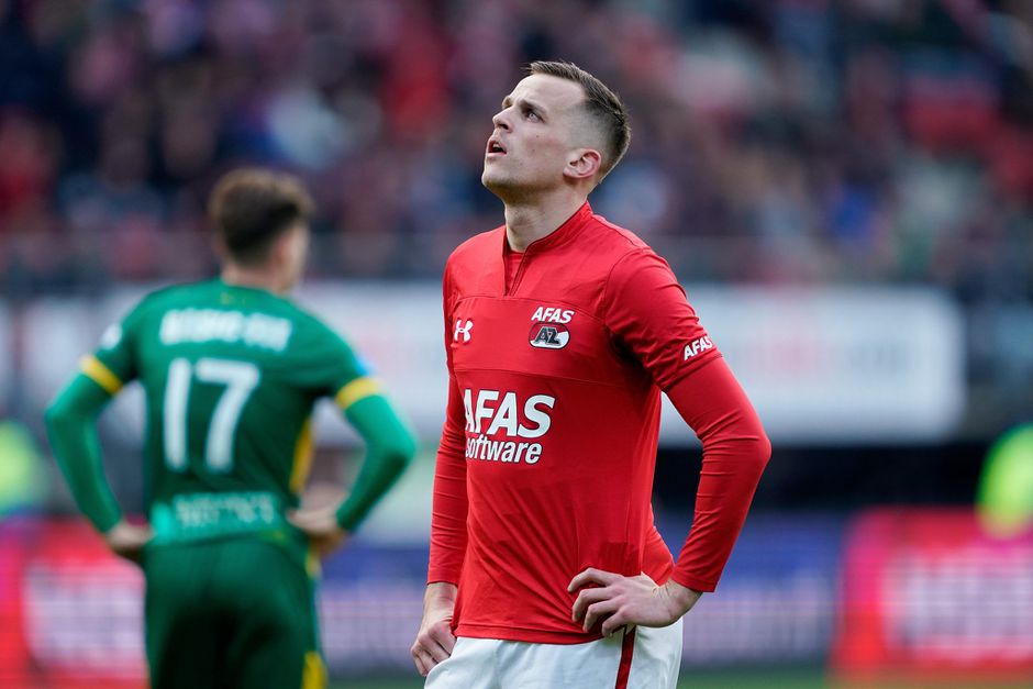 ADO pakt punten in Alkmaar na krankzinnige slotfase