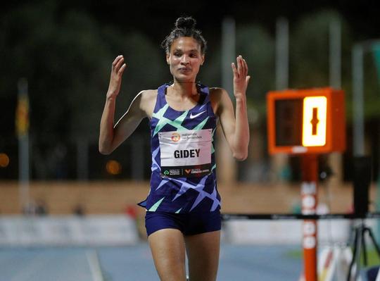 Wereldrecord van Sifan Hassan op 10.000 meter 2 dagen later alweer verbroken