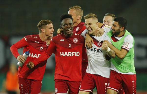 DFB Pokal: HSV en Arminia Bielefeld staan compleet voor schut na wanprestaties