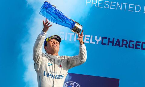 Bottas en Russell doen mysterieus over stoeltje bij Mercedes, maar de naam van Nyck de Vries valt ook