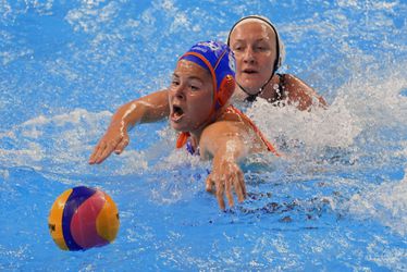 Waterpolosters revancheren zich tegen Amerika, maar winnen niet