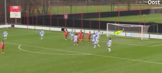 🎥🔥 | Wonderschone goal bij oefenduel FC Twente - Heerenveen, Noppert kansloos