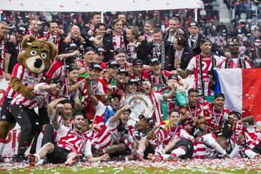Check hier de samenvatting van de kampioenswedstrijd van PSV (video)