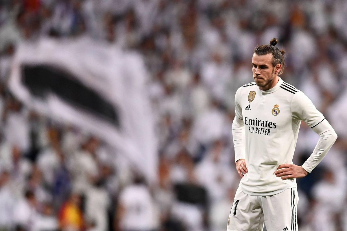 Zaakwaarnemer Bale walgt van fans: 'Ze moeten zijn voeten kussen'