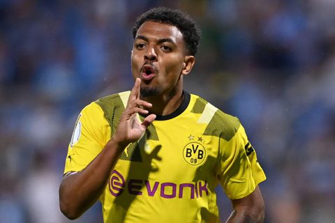 Nice! Donyell Malen na 5 wedstrijden weer terug in Dortmund-selectie