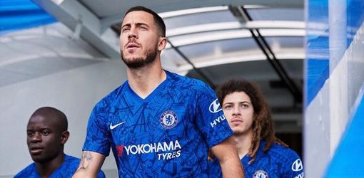 Chelsea-fans maken nieuw tenue belachelijk: 'Het lijkt op een busstoel'