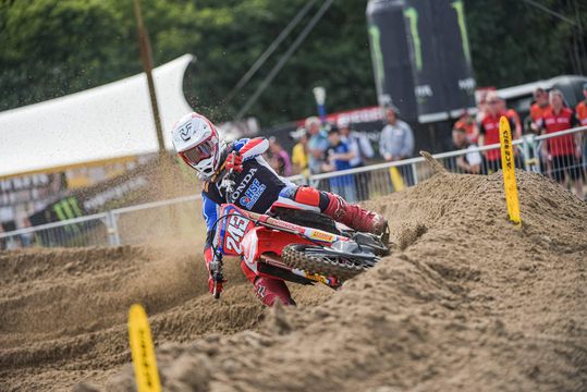 Tim Gajser pakt voor tweede keer wereldtitel in MXGP, Glenn Coldenhoff wint GP