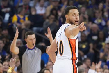 Stephen Curry leidt Golden State Warriors als nummer 1 naar de play-offs (video)