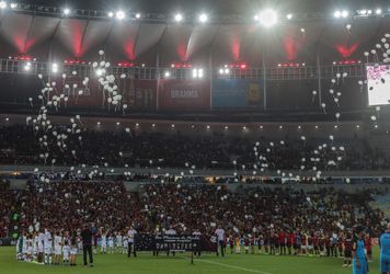 Omgekomen Flamengo-jeugdspelers herdacht tijdens stadsderby