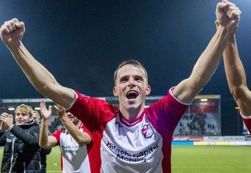 Historisch! Emmen wint 1e thuispotje ooit in Eredivisie