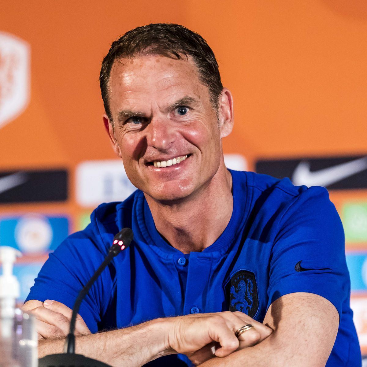 🎥 | Huh wat!? Frank de Boer dacht aan Queensy Menig voor EK