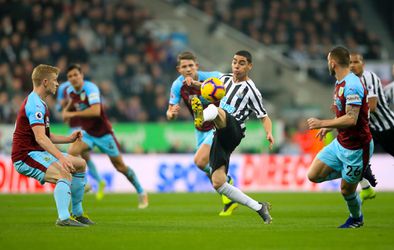 Newcastle gooit na veilige voorsprong poort dicht tegen Burnley (video)