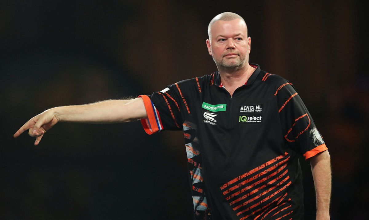 Deze WK-tegenstander van Raymond van Barneveld was nóg jonger dan de 16-jarige Luke Littler