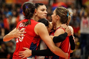 Favoriet Servië verslaat Italië in finale WK volleybal (video)