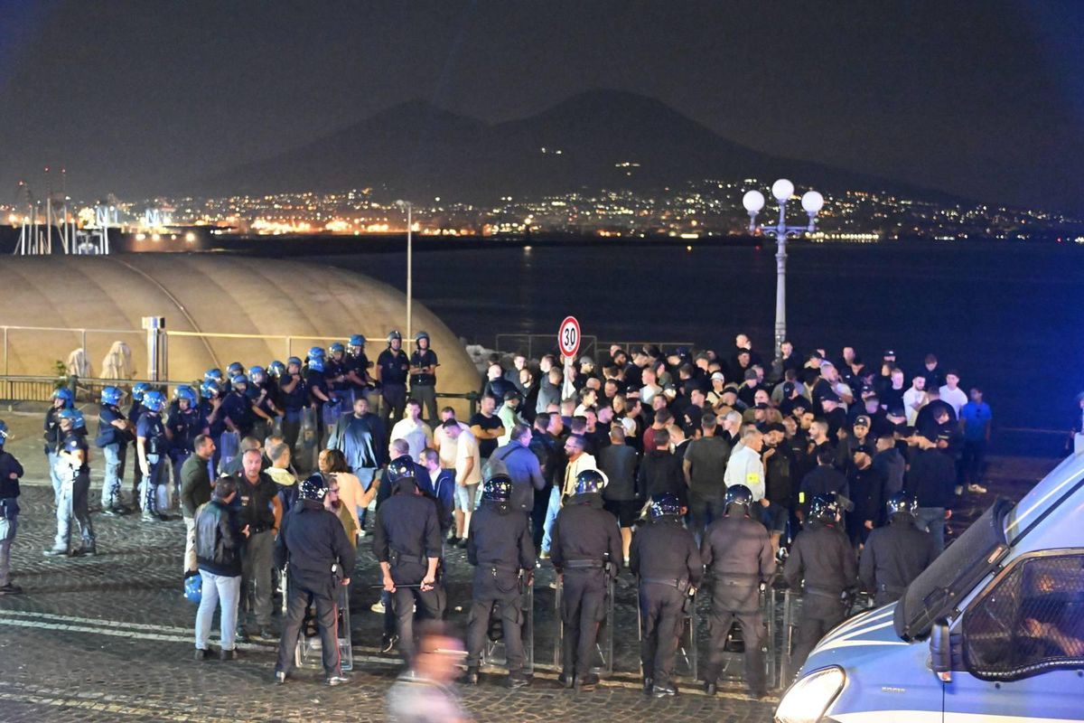 '3 Ajax-fans in ziekenhuis na gevechten met supporters van Napoli’