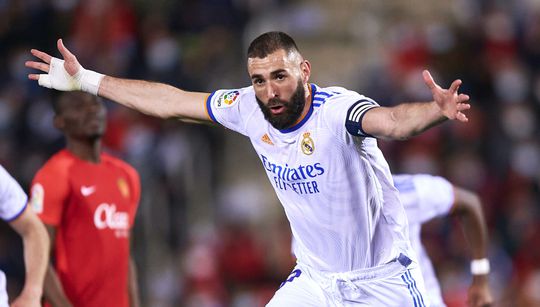 Superduo 'Vinzema' kleineert Real Mallorca; zorgen om blessure Karim Benzema