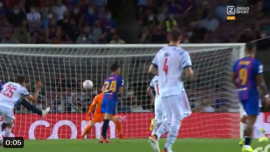 🎥 | Barça komt door een 'lucky' van Thomas Müller op achterstand tegen Bayern München