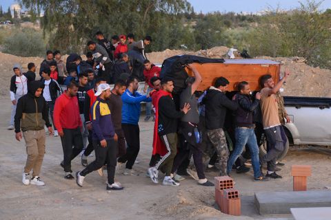 Tunesische voetballer (35) zet zichzelf in brand: overleden na beschuldiging van terrorisme