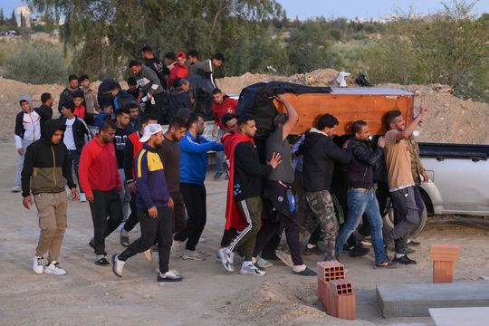 Tunesische voetballer (35) zet zichzelf in brand: overleden na beschuldiging van terrorisme