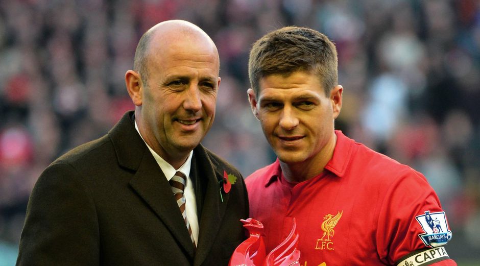 Oud-speler van Liverpool flink in elkaar getimmerd na avondje stappen in Leeds