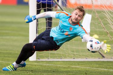 Blind zet Cillessen op de bank tegen Oostenrijk