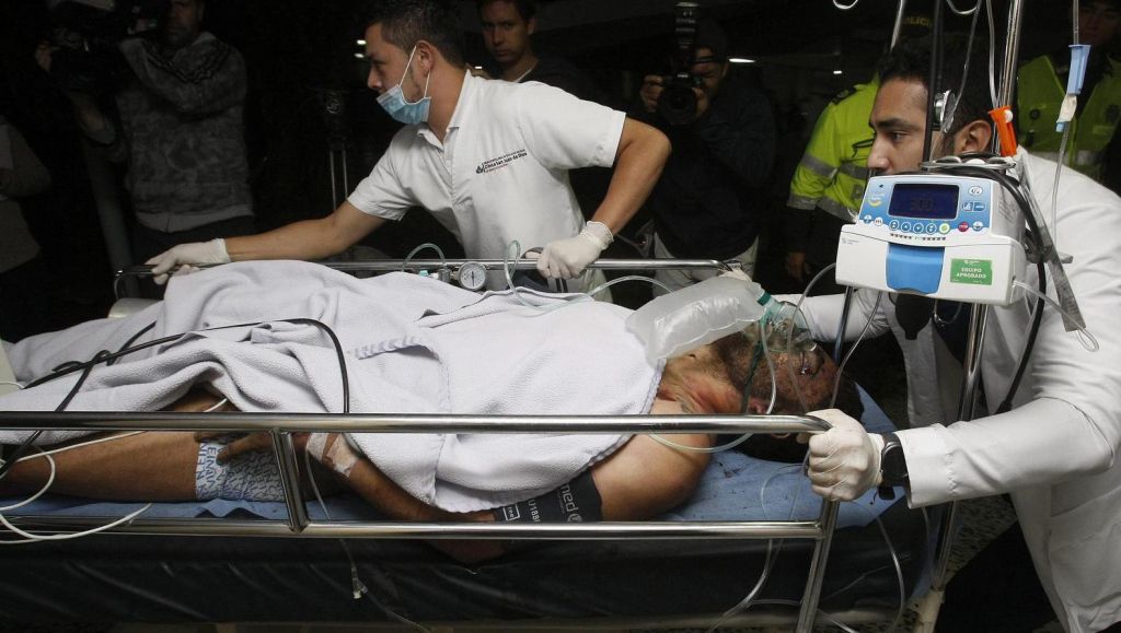 Overlevenden vliegramp geopereerd in Colombia, been van keeper geamputeerd