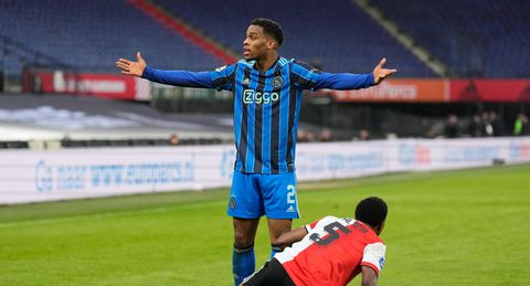 Jurriën Timber verklaart overgang van Feyenoord naar Ajax: 'Hebben daar zeker fijne jaren gehad'