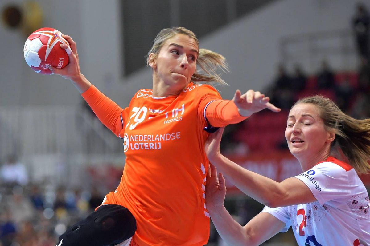 Estavana Polman hoeft geen operatie en gaat vol voor WK handbal: 'Sta er hartstikke goed voor'