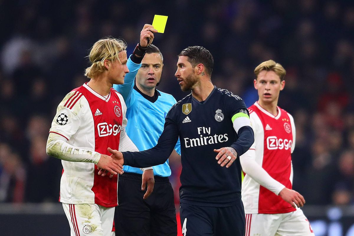 Extra wedstrijd schorsing voor Ramos na bewuste gele kaart tegen Ajax