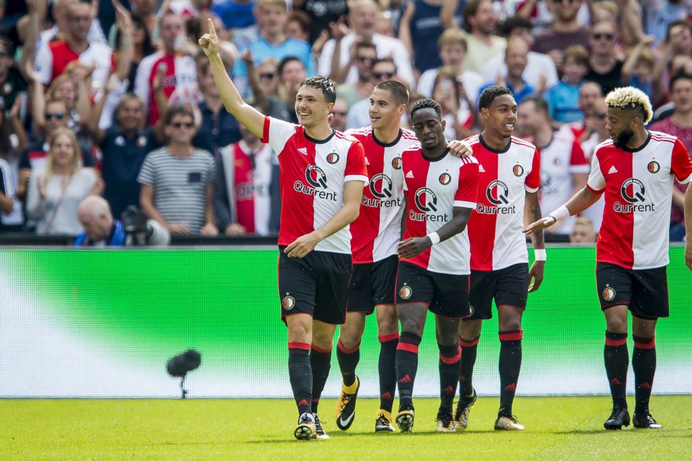 Feyenoord rolt slapend Willem II eenvoudig op