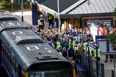 Rellende Duitsers verpesten oefenduel bij Burnley (video)