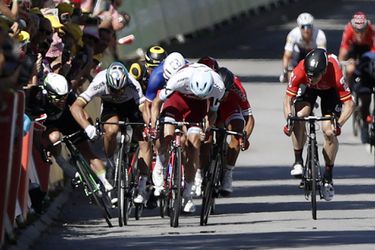 UCI-leiding akkoord met videoscheids bij grote wielerkoersen