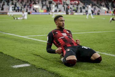 Danjuma Groeneveld maakt belangrijke goal voor Bournemouth