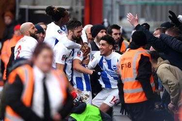 Bizar! Brighton-fan krijgt stadionverbod van 5 wedstrijden voor agressief Tweetje