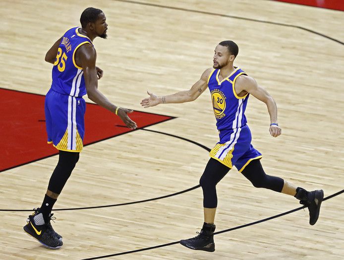 Curry en Durant leiden Warriors langs Rockets