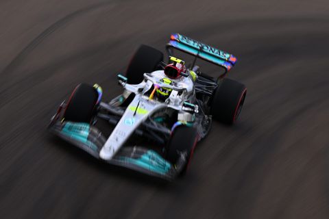 Lewis Hamilton over sneer van Helmut Marko: 'Luister niet naar zulke domme opmerkingen'