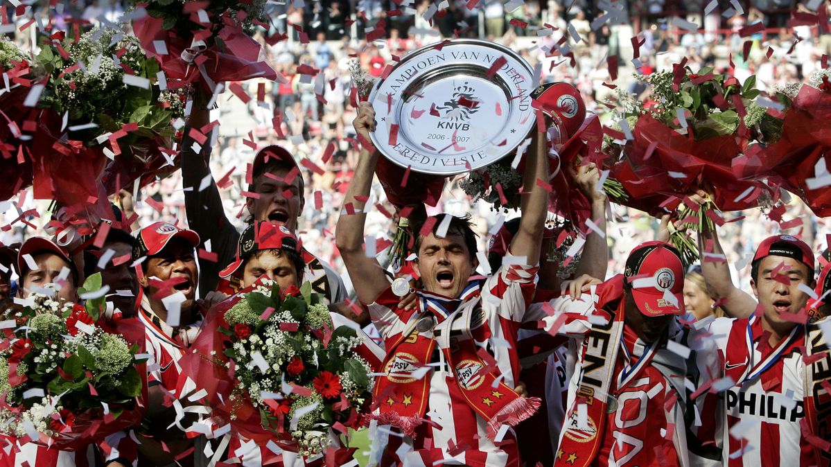 10 jaar na dato: PSV grijpt landstitel op sensationele slotdag (video&audio)