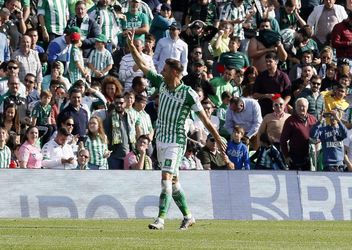 🎥| 38-jarige held Joaquin doet het gewoon: 3 goals in 21 minuten voor Betis